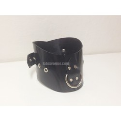Heavy rubber collar with D-ring model.09