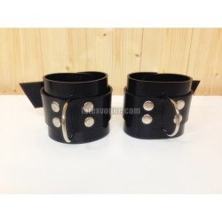 Heavy rubber universal cuffs model.05
